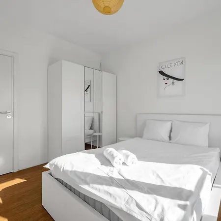 1Br New Apt 20Min Centre Parking Warsaw Exterior photo